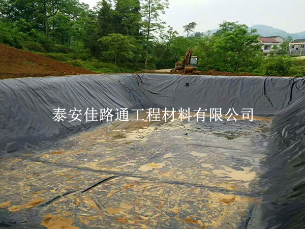 養殖防滲膜在鋪設施工中會遇到哪些問題呢？
