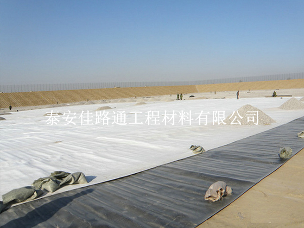 對HDPE復合土工膜的缺陷進行修復,提升完整性 對HDPE復合土工膜的缺陷進行修復,提升完整性
