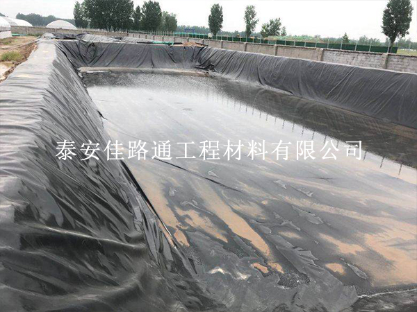 多年養(yǎng)殖防滲膜生產(chǎn)經(jīng)驗，為您總結厚度影響因素