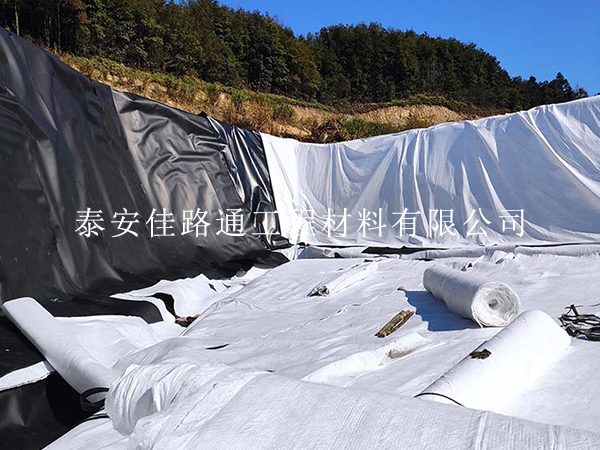 魚塘防滲膜的接縫搭接寬度有哪些要求？