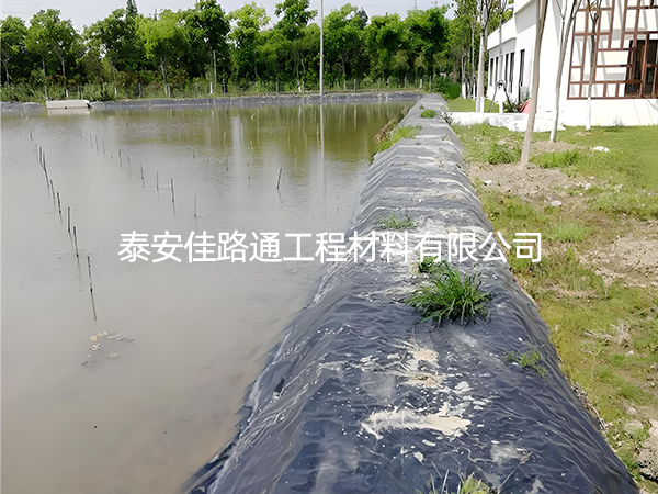 關(guān)于養(yǎng)殖防滲土工膜的施工關(guān)鍵項(xiàng)目有哪些？
