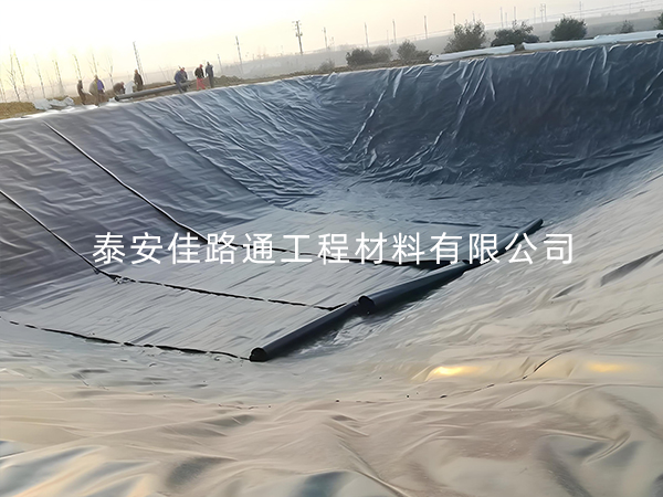 長期的陽光照射會影響沼氣池防滲膜的使用年限 長期的陽光照射會影響沼氣池防滲膜的使用年限