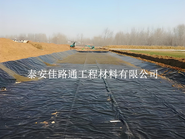 在土工材料市場上如何進行養殖防滲膜選購? 在土工材料市場上如何進行養殖防滲膜選購?