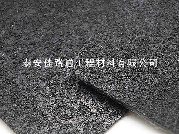 糙面土工膜斜坡防滑技巧：穩固工程，安全先行