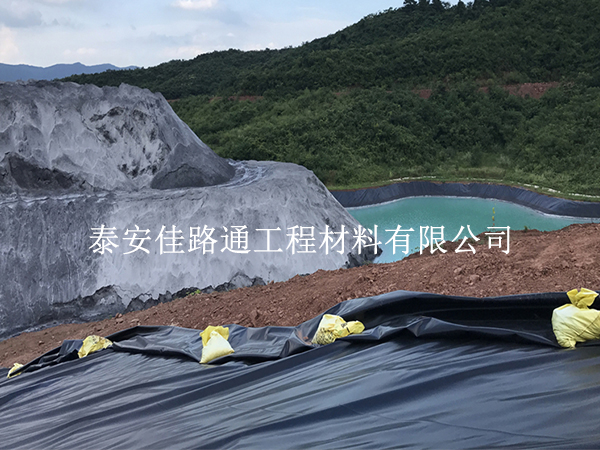 養殖防滲膜延伸率咋變?這5大因素說了算! 養殖防滲膜延伸率咋變?這5大因素說了算!