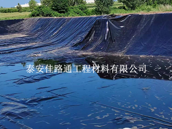 蓄水池防滲膜冬季施工，防凍防裂技巧學起來